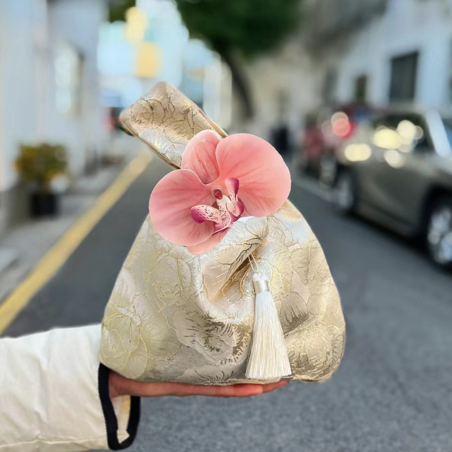 Mother's Day Handbag Bridesmaid Best Man Full Moon Return Gift High-end Practical Accompanying Gift Bag Staff Birthday Gift Bag