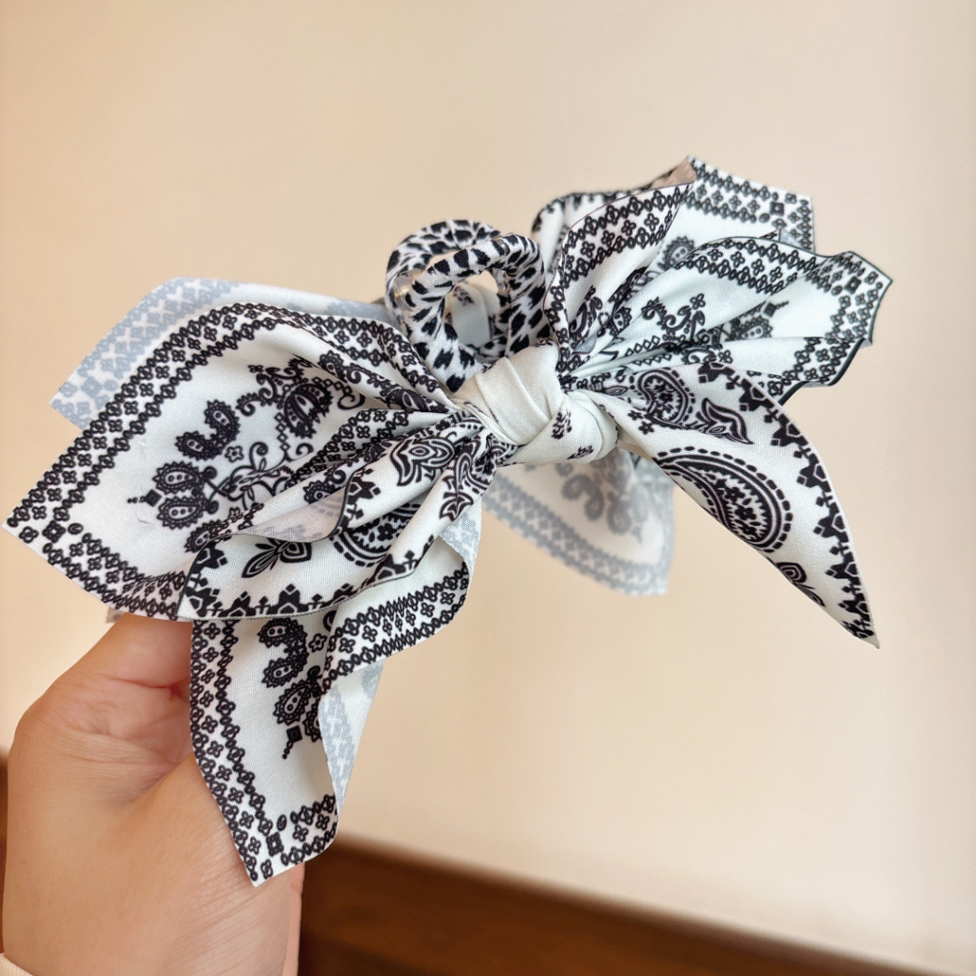 Vintage Paris Cashew Flower Love Double-sided Grab Clip High-grade Bow Headwear Hairpin Back of Head Shark Clip_voghion.com