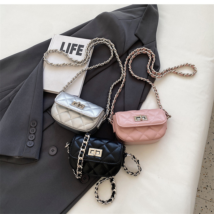 Lingge Embroidery Bag 2023 New Women's Bag Summer Popular Chain Crossbody Bag Mini Small Square Bag