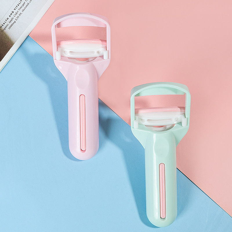 Spot manufacturers wholesale plastic eyelash curling shaping portable rubber pad novice beginner press eyelash device