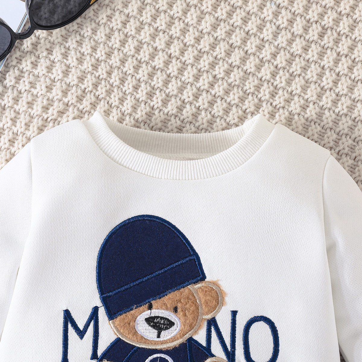 Cross-border foreign trade children's clothing autumn and winter New Cartoon letter hat bear embroidered sweater trousers two-piece set