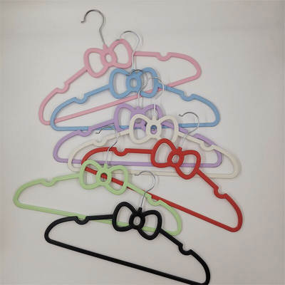 Manufacturers export Japanese women's cute bow hanger plastic clothes hanger clothing support pants rack home hanger