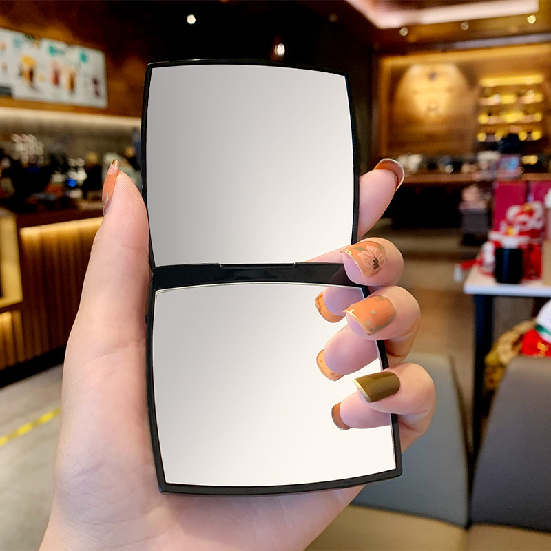 Xiaoxiang Portable Small Mirror Portable Women's Portable Cosmetic Mirror Double-Sided Makeup Wedding Folding Flip Cover Simple Fashion