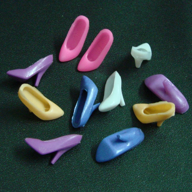 Plastic toy accessories, new high heels, doll shoes, doll pointed shoes, toy shoes