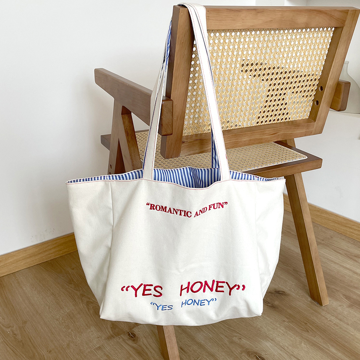 Large Capacity Tote Bag Double-sided Back Striped Shoulder Bag Textured Embroidered Canvas Bag for College Students Women's Commuter Bag