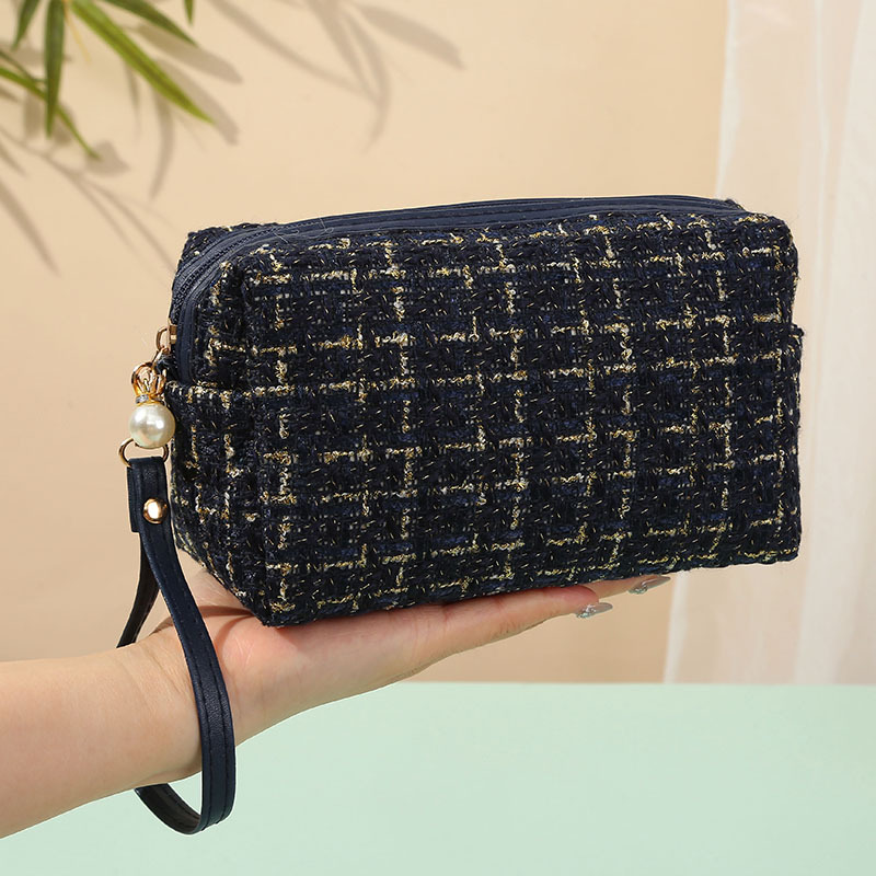 Fashion Chanel style square large capacity cosmetic bag storage bag 2023 high-looking waterproof portable cosmetic bag
