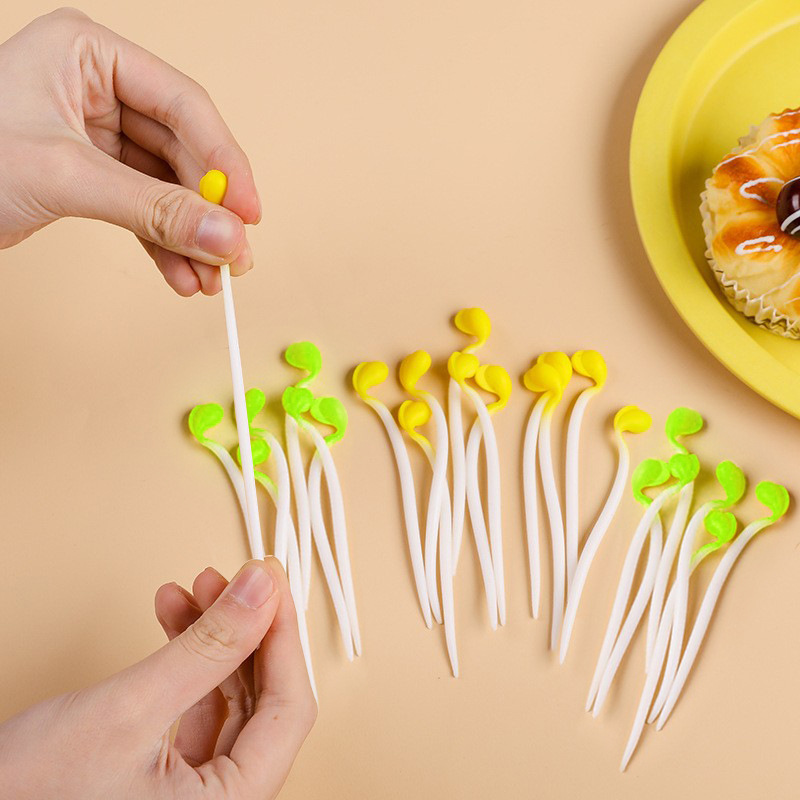 Cross-border new elastic decompression toy tpr bean sprouts stretch simulation yellow bean sprouts diy Decompression pull small bean sprouts