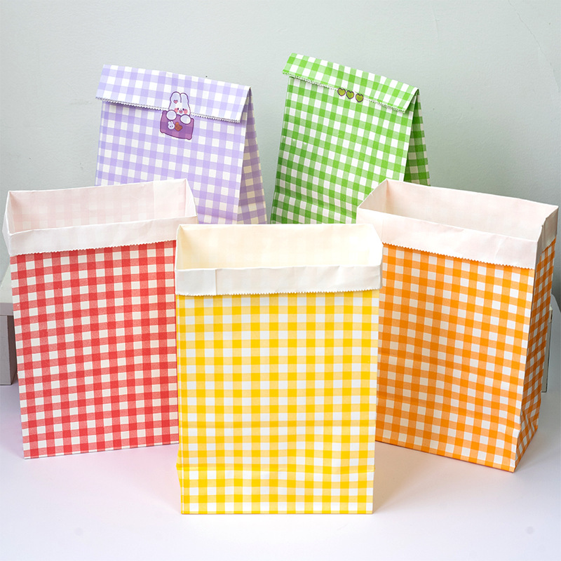 Cute Color Plaid Gift Kraft Paper Bag Children's New Year Christmas Gift Bagging Bag Blind Bag Cross Border