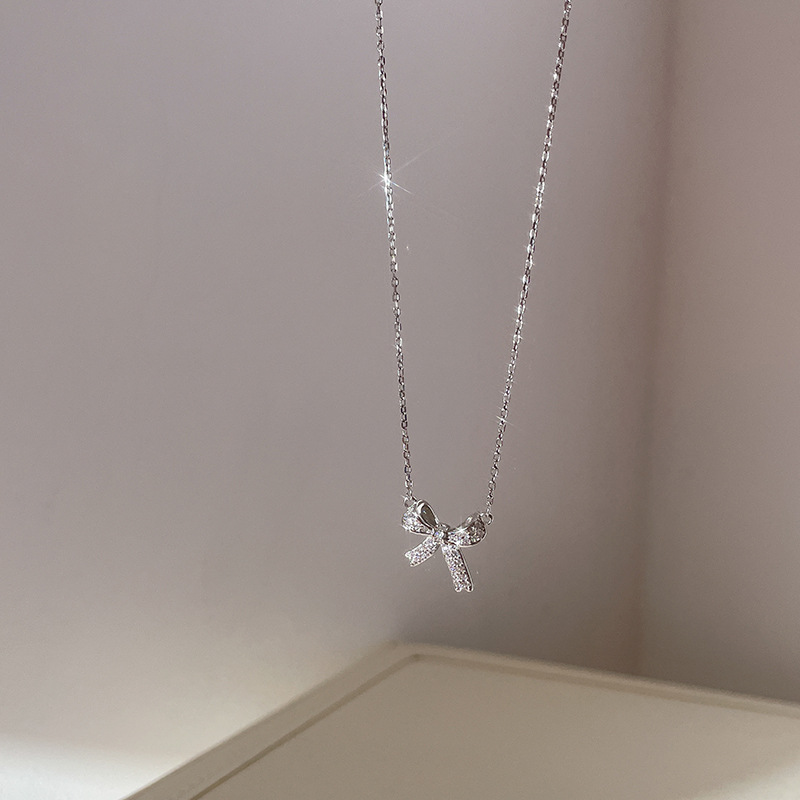 Bow Necklace Girls Summer Light Luxury Niche Design Clavicle Chain 2022 New Internet Celebrity Titanium Steel Chain