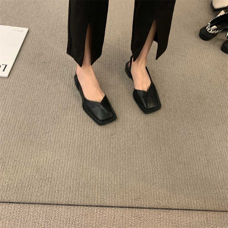2025 New Summer French Style Closed Toe Sandals Soft Bottom Women's Square Toe Flat Design Sense Single Shoes