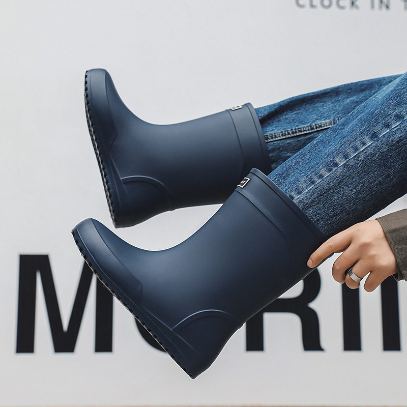 Fashion rain boots men's non-slip wear-resistant water shoes new men's outdoor sea fishing rubber shoes waterproof rain boots