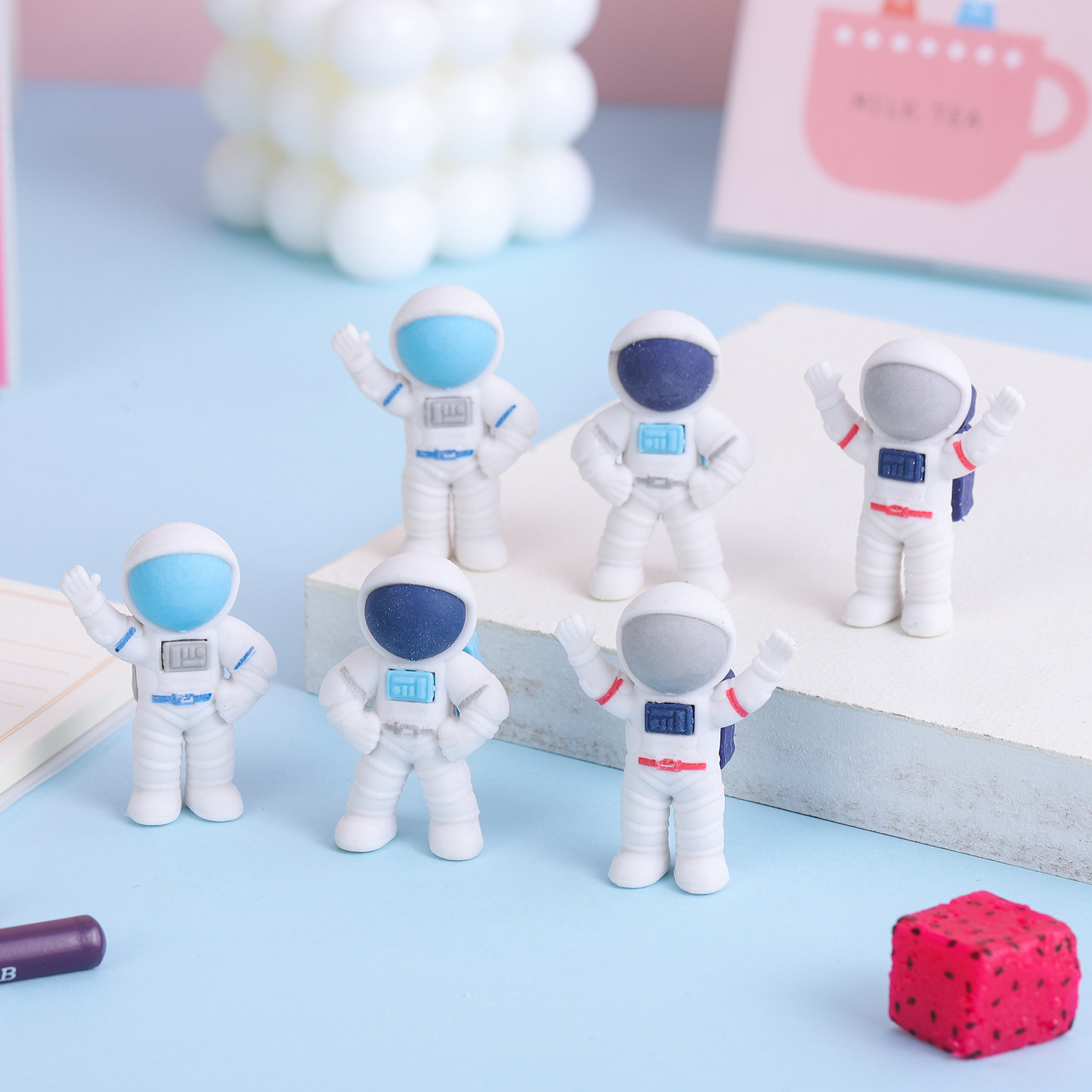 Cross-border new creative space astronaut astronaut modeling eraser student stationery in the final prize of June 1
