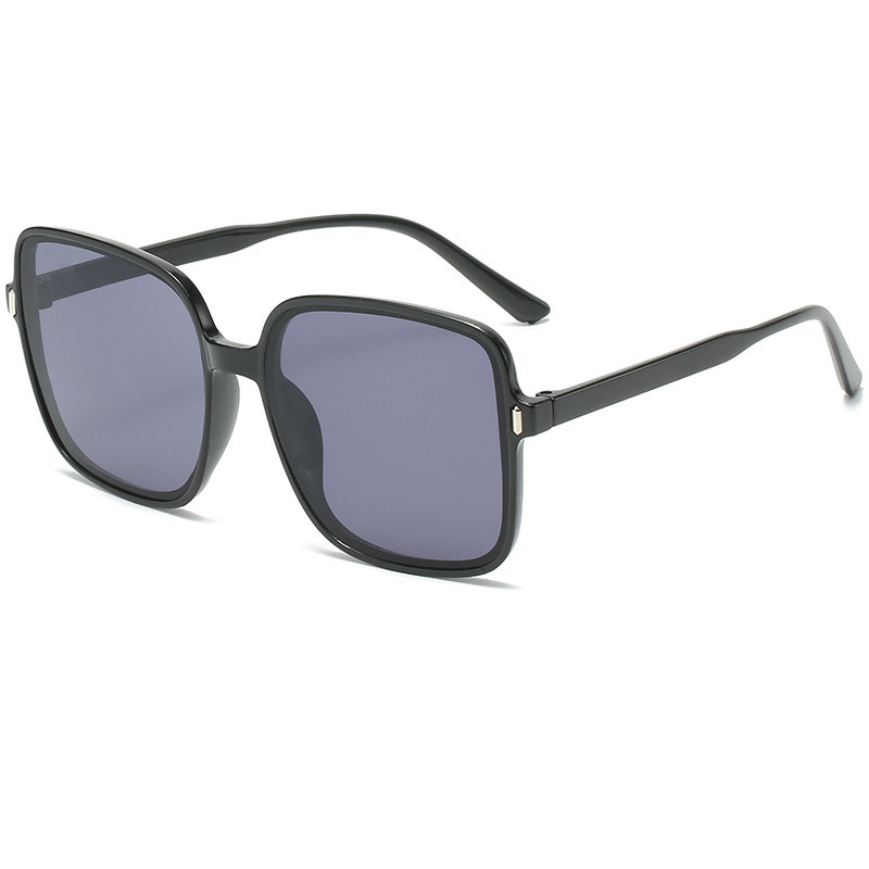 New 2022 m nail square sunglasses gradient sunglasses women's trendy UV-resistant vintage sunglasses