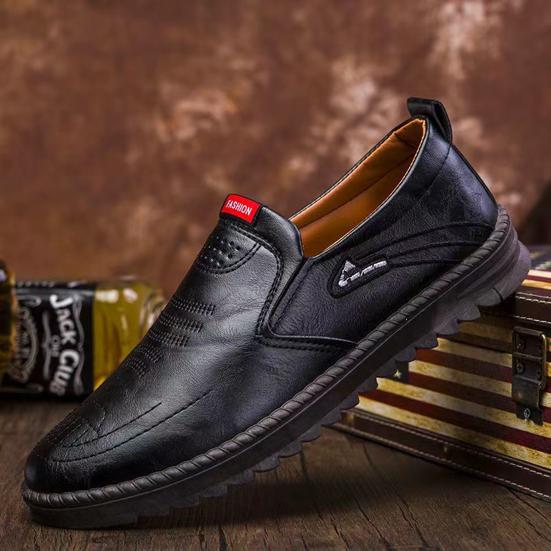 Leather shoes 2022 autumn and winter new men's leather shoes soft bottom comfortable slip-on men's casual shoes wholesale popular men's shoes