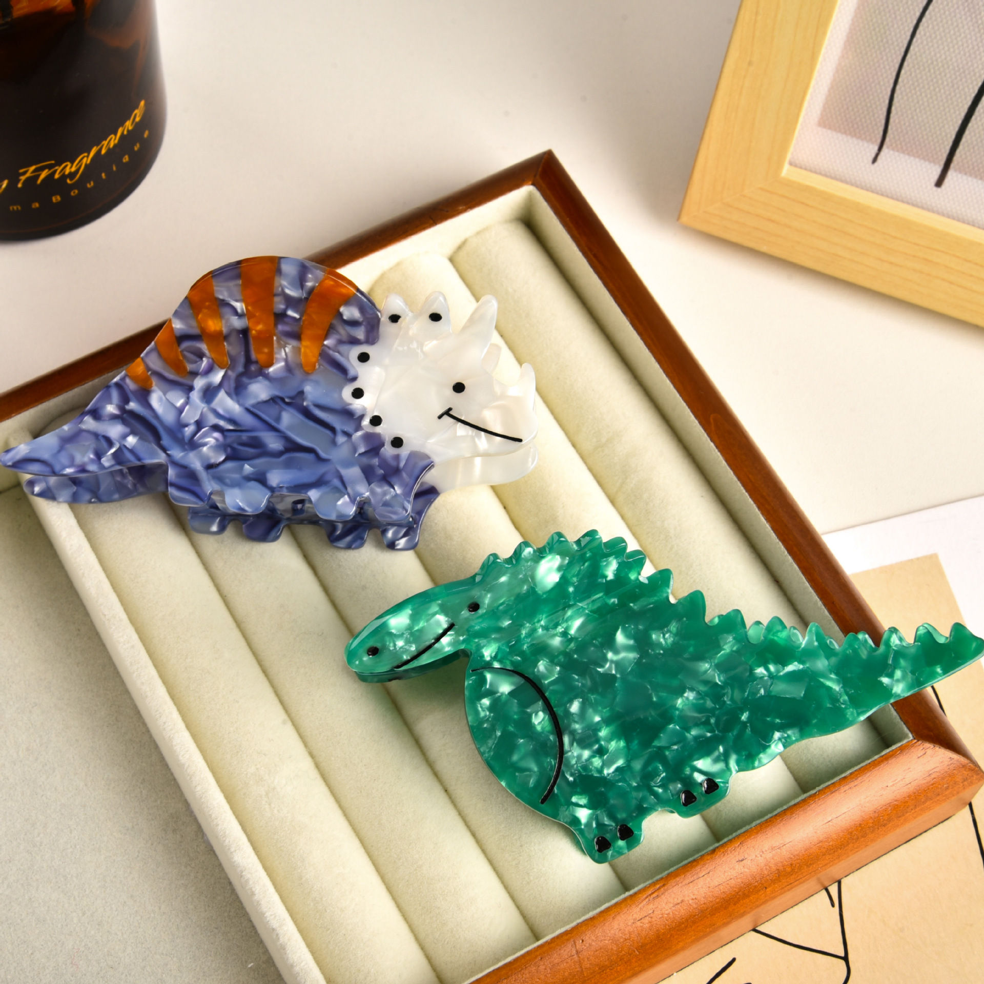 Accessori per capelli YHJ 2024 Nuovo fermaglio per capelli a forma di dinosauro con animali dei cartoni animati, in acetato, con arricciatura posteriore, con squalo_voghion.com