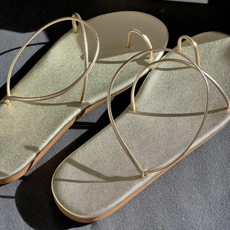 Hongtong 2023 Spring and Summer Niche Design Roman Style Clip Toe Flat Shoes Korean Style Fairy Style Thin Strap Open Toe Sandals