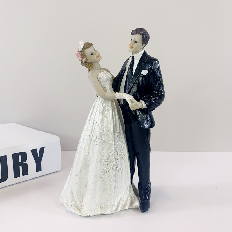 国境を越えたヨーロッパ風の人物新郎新婦樹脂工芸品結婚ケーキ装飾焙煎プレゼント結婚式の置物|undefined