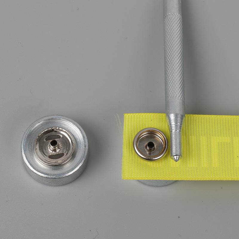 Patchwork tool installation rivet four-piece buckle five-claw buckle air eye blooming denim buckle hand knock tool combination wholesale