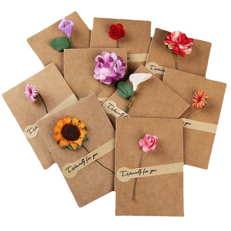 Spot greeting cards creative retro Kraft paper dried flowers blessing message cards wholesale birthday Tanabata teachers Christmas