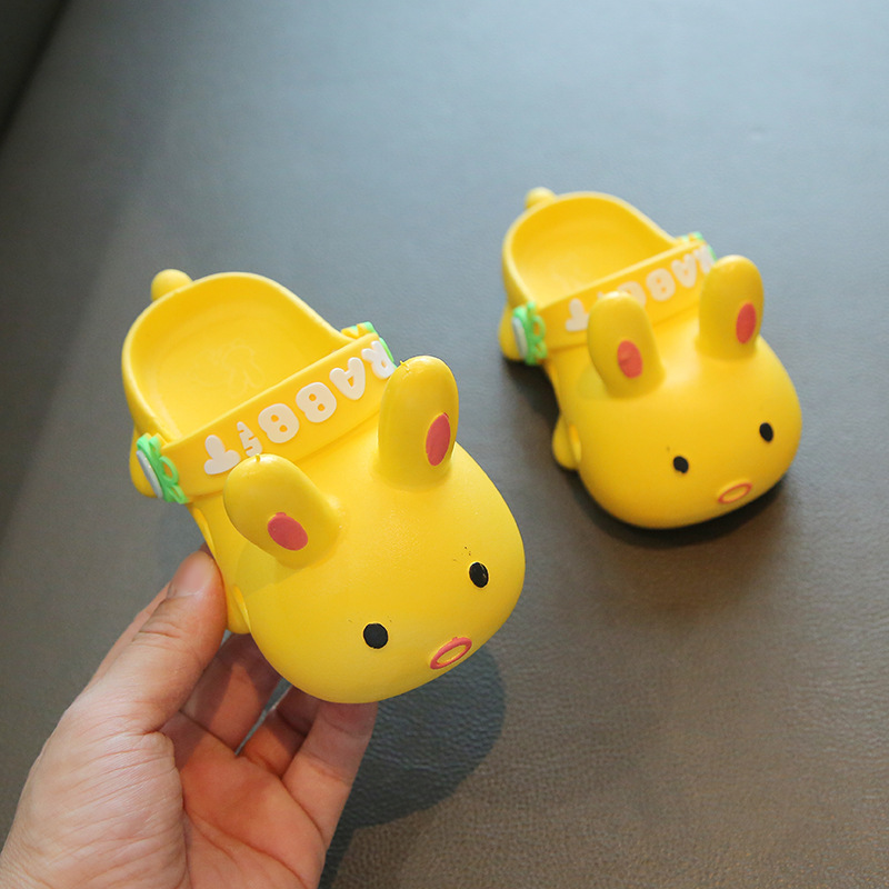 Children's Slippers Indoor and Outdoor Hole Shoes Soft Sole Cartoon Non-slip Baby Boys and Girls Home Baotou Beach Sandals