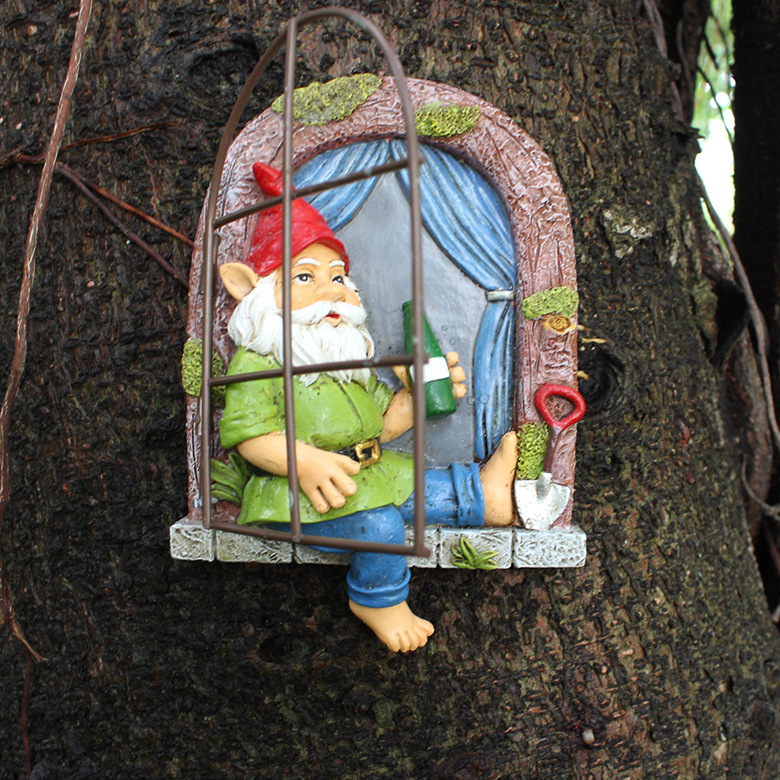 Cross-border drinking dwarf window ornaments creative resin outdoor garden tree hanging decoration hanging crafts landscape