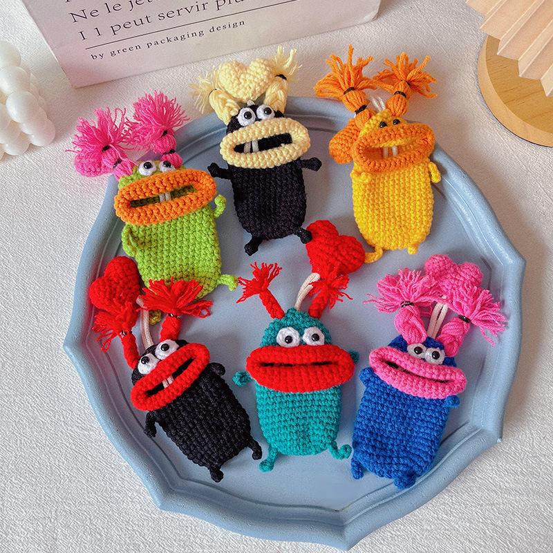Cross-border cute sausage mouth car key cover hand-woven funny wool car doll key bag buckle pendant