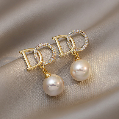 Light luxury style pearl earrings women's wholesale South Korea temperament net red earrings new fashion earrings high sense