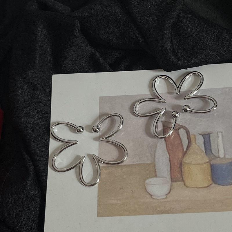 ins Style Ear Clip mona Flower Elegant New Ear Clip Niche Designer Women's Earrings