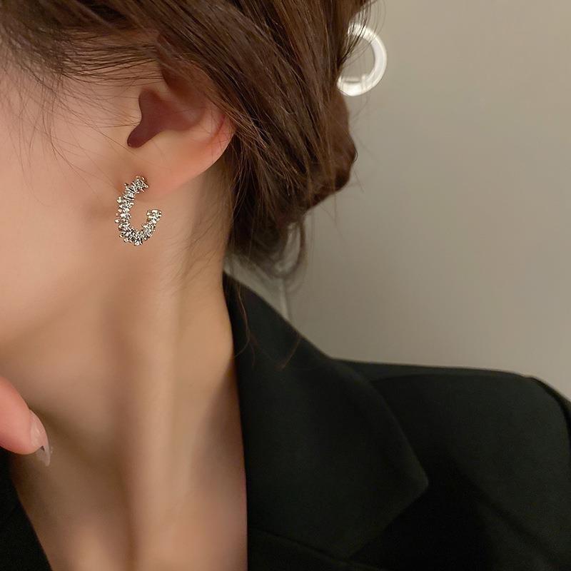 Broken Silver Elegant C Ring French Earrings Niche Design Sense Light Luxury High Sense 2023 New Fashionable Earrings for Women