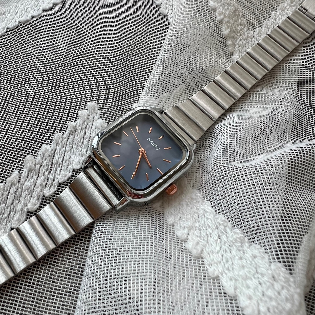 Square alloy steel belt crawler watch quartz watch fashion casual live drainage watch wholesale manufacturers