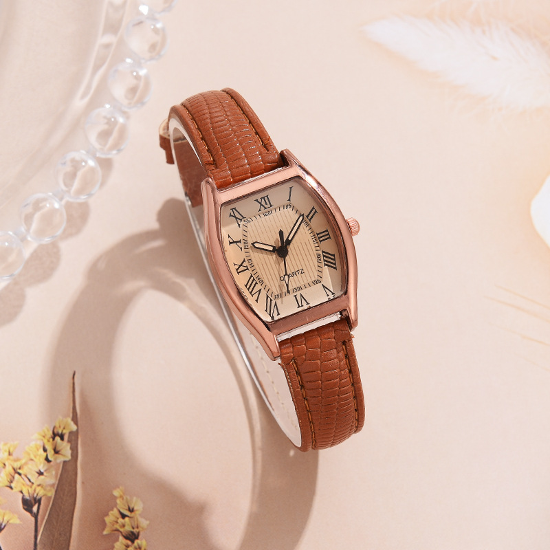 Wine bucket mirror simple alloy Net Red live broadcast women's watch waterproof quartz watch casual square belt student watch