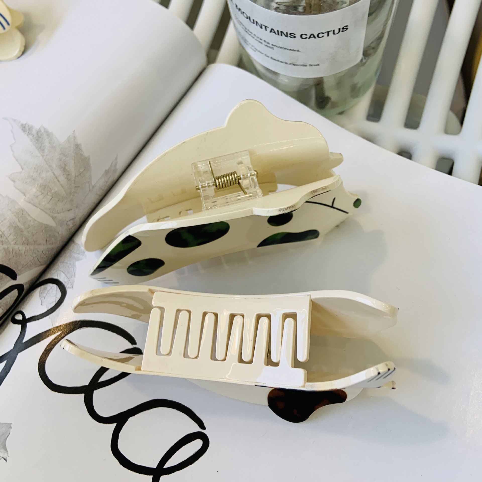 Neue Dot Drill Welpen Acryl Greifclip Einfache Haarnadel Cartoon Tierhaar Greifer Hunde Hinterkopfclip Grenzüberschreitend_voghion.com