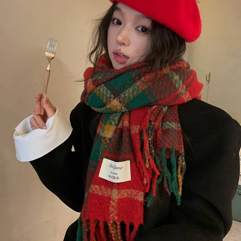 Red plaid scarf for girls winter 2023 new Christmas versatile warm Korean style scarf shawl Green