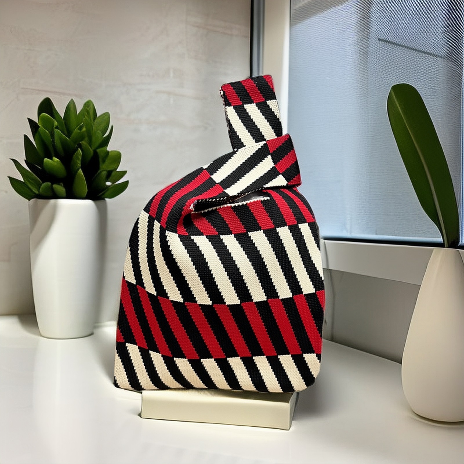 New Fashion All-match Knitted Handbag Large Capacity Bucket Bag Minimentary Tote Bag Woven Hand Gift Bag