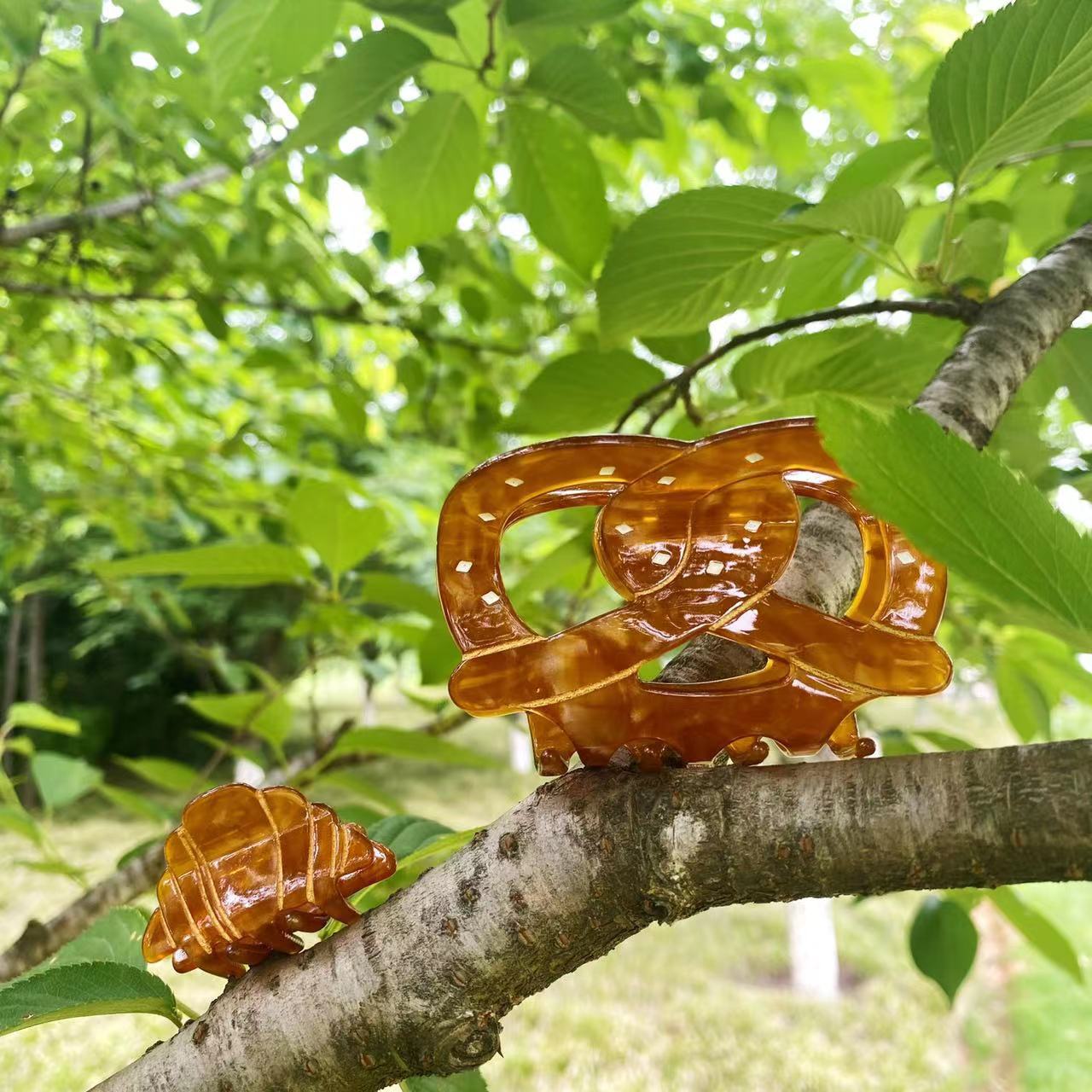 Ins Same Style Acetic Acid Grab Clip Korean Style Simple Fashion Hair Accessories Women's Alkaline Water Bread Broken Hairpin Lucky Knot Shark Clip_voghion.com