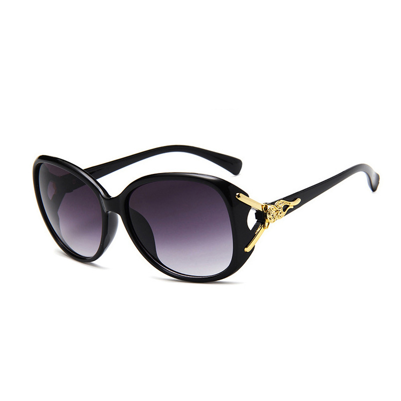 New fashion fox head 8842 sunglasses Ladies Trend Net red HD sunshade driving sunglasses factory wholesale