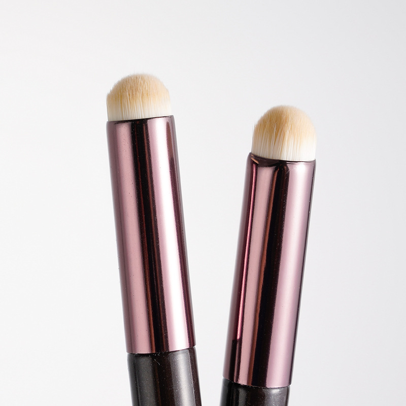Round Head lip brush lipstick brush beauty tools concealer brush blooming brush portable lip makeup brush wholesale one-piece delivery