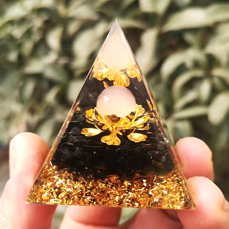 Foreign Trade Cross-border New Products Crystal Pyramid Gravel Glue Dropping Resin Home Office Desktop Ornaments Crafts Factory