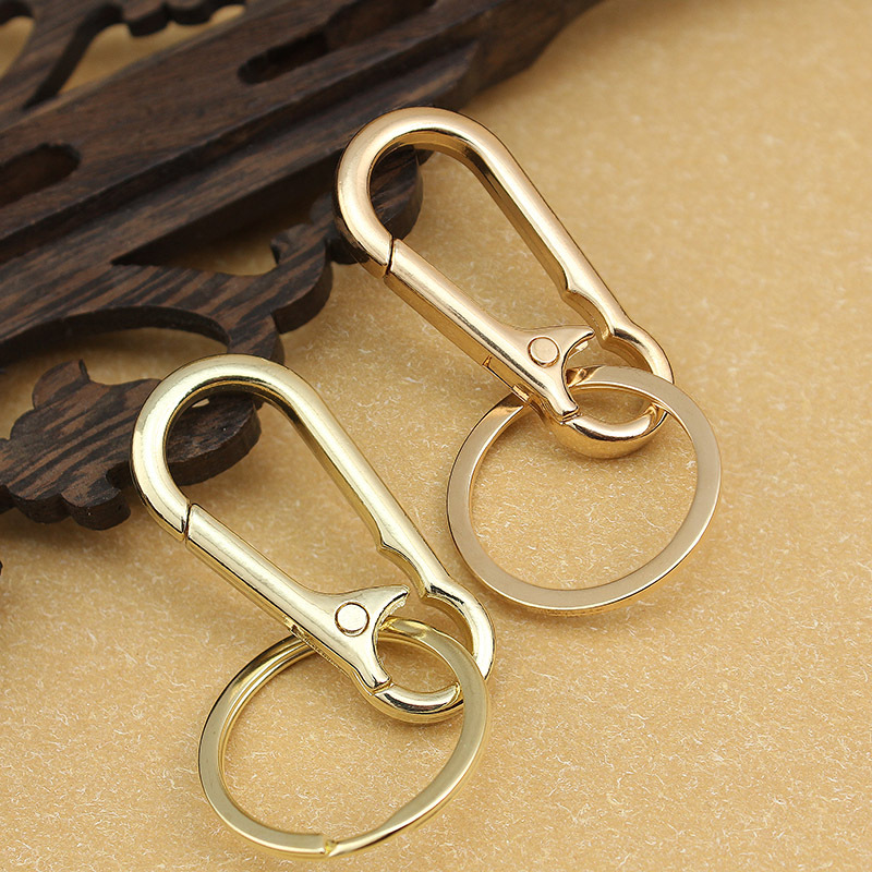 Factory wholesale metal car keychain unisex waist hanging carabiner creative gift luggage backpack hook