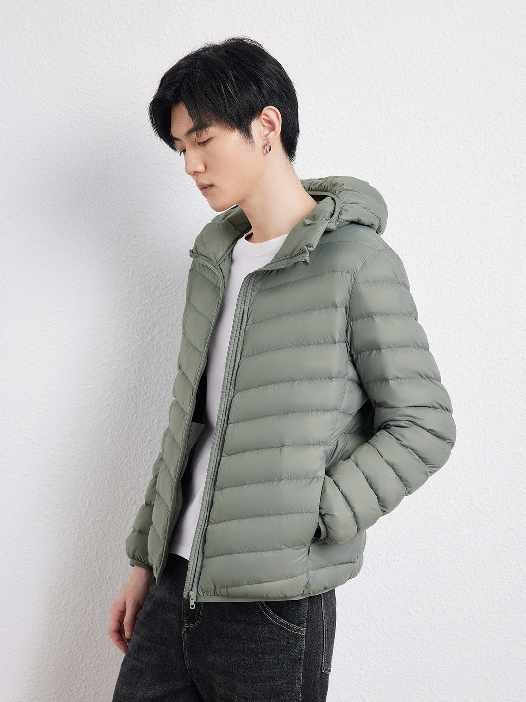 Light short down jacket 2024 autumn and winter new men's casual sports hooded plus size coat 90 white duck down tide