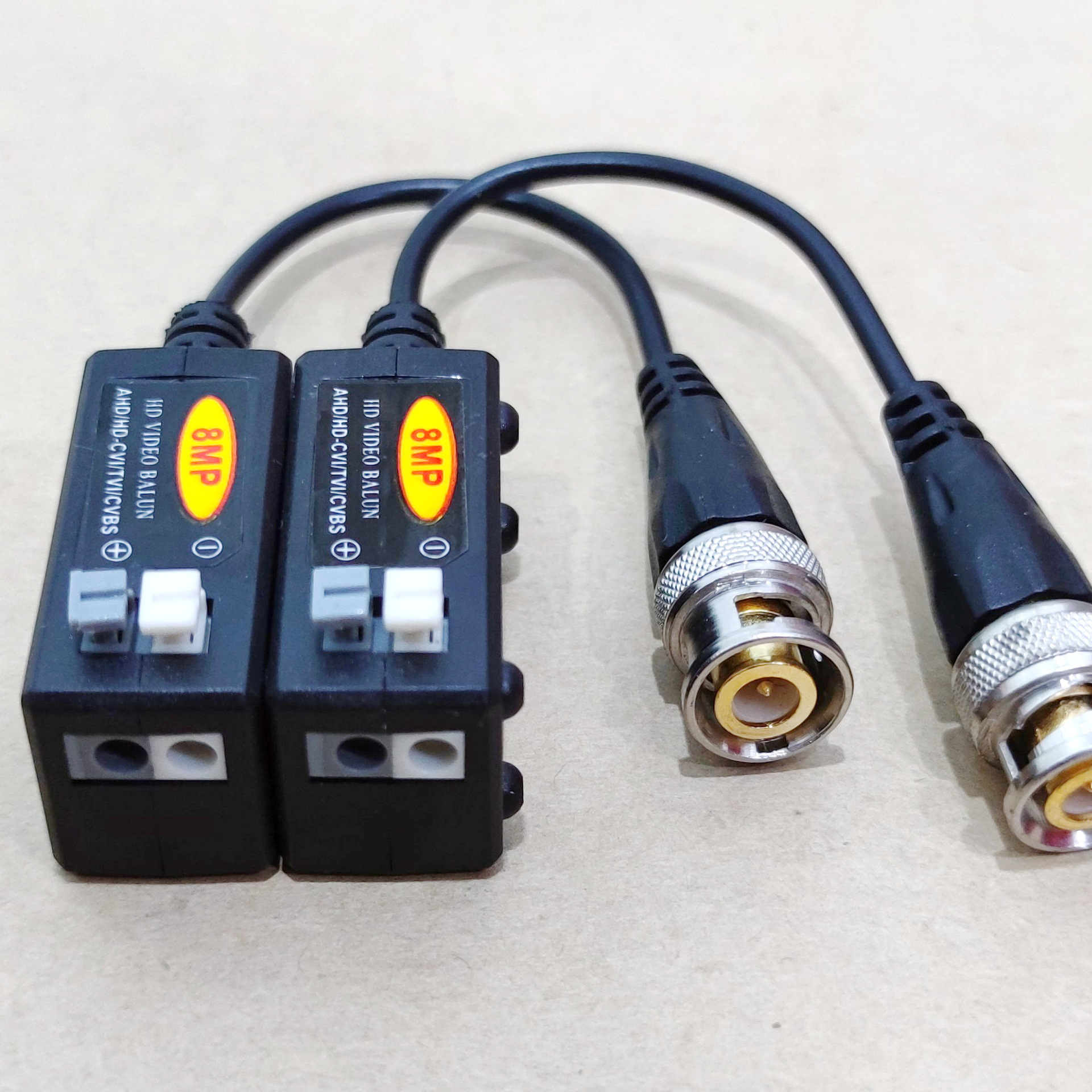 8MPCVBSAHDCVITVIUTP four-in-one surveillance coaxial HD analog camera twisted pair transmitter