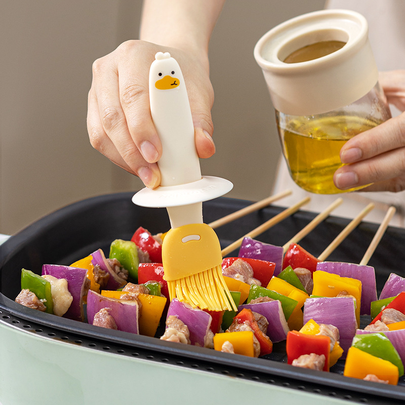 Oil Brush Household High Temperature Resistant Silicone Oil Brush with Bottle Kitchen Pancake Food Grade Barbecue Baking Integrated Oil Brush Bottle