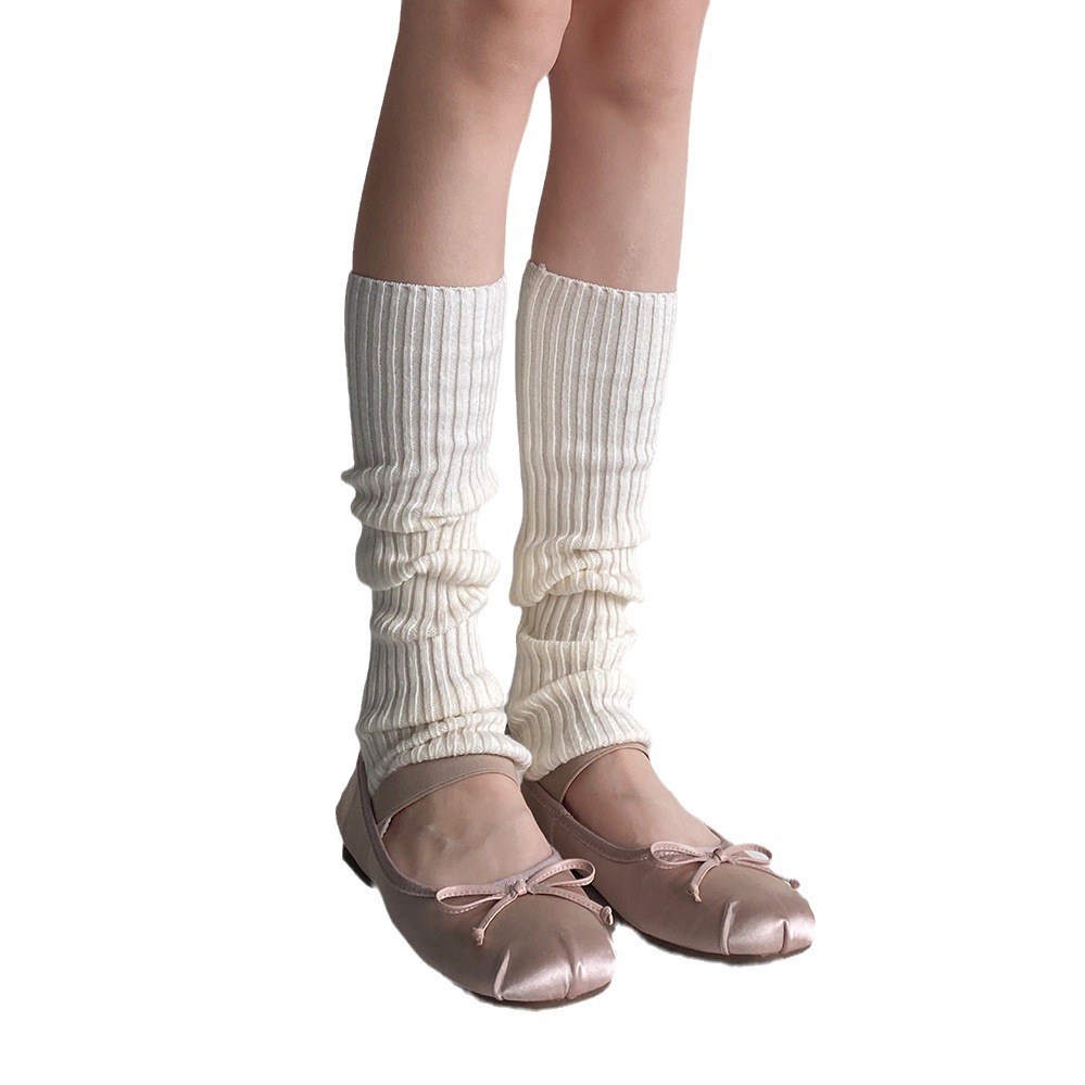 Autumn and winter piles of socks for women, knitted leg covers to keep warm, classic retro lazy style, textured foot-stepping socks, versatile and versatile