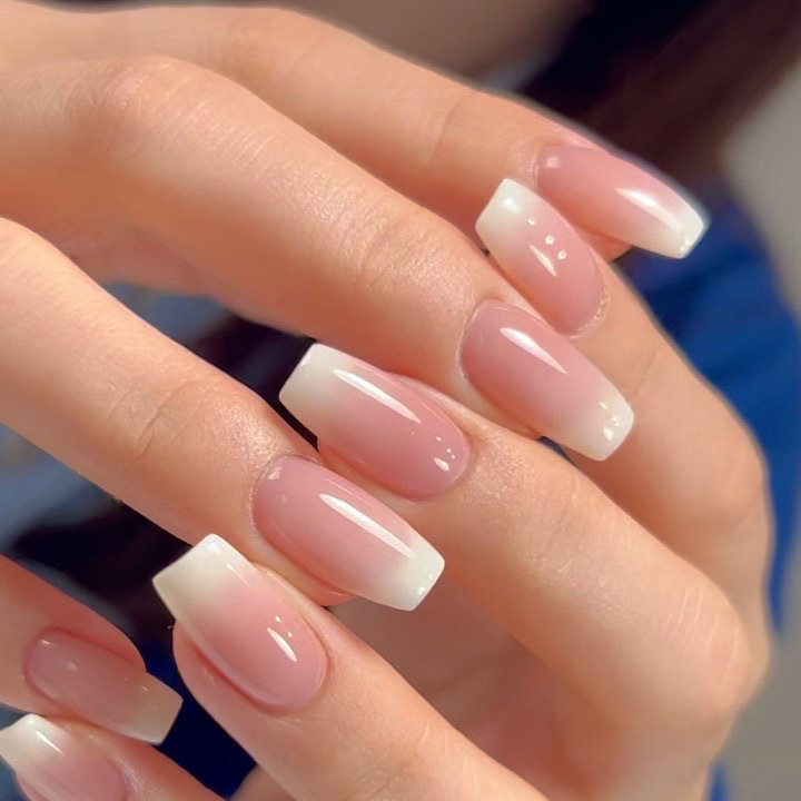 穿戴甲短甲片粉白漸變美甲穿戴甲片批發穿戴式甲片press on nails