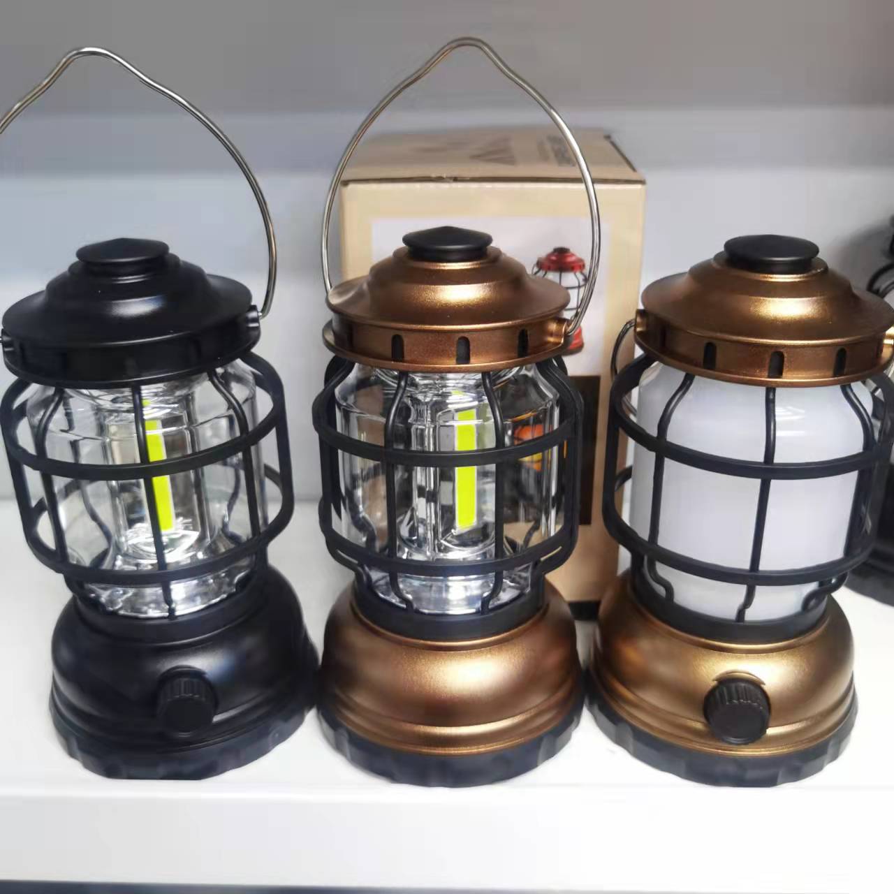 New outdoor warm light atmosphere lamp camping lamp charging camp tent lamp led long endurance retro camping lamp