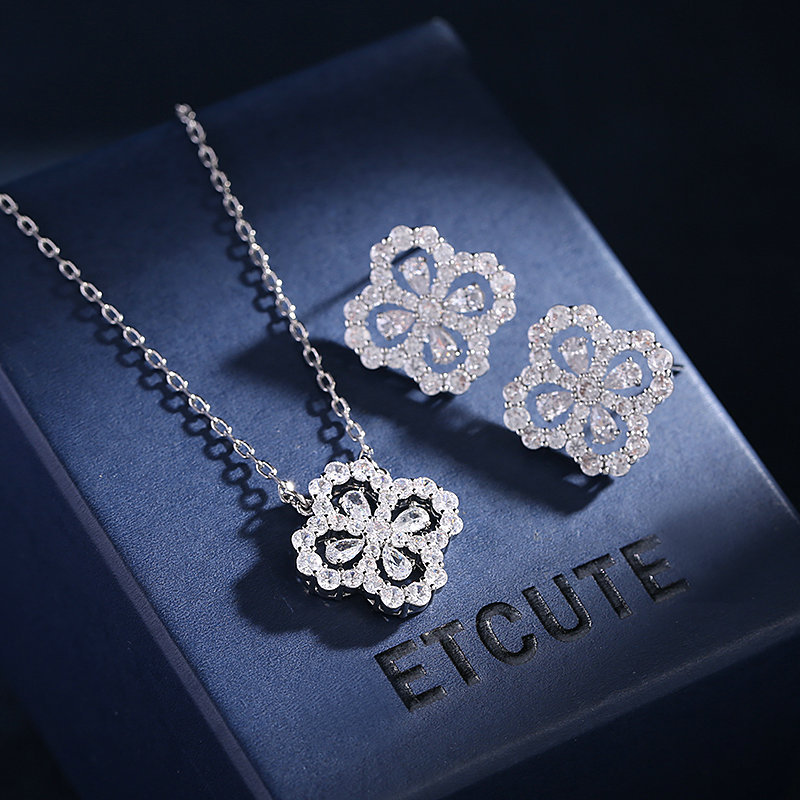 Ultra Flash Zircon Inlaid Niche Design Sense Earrings Trendy Flower Earrings Necklace Clavicle Chain Lucky Grass Jewelry Set
