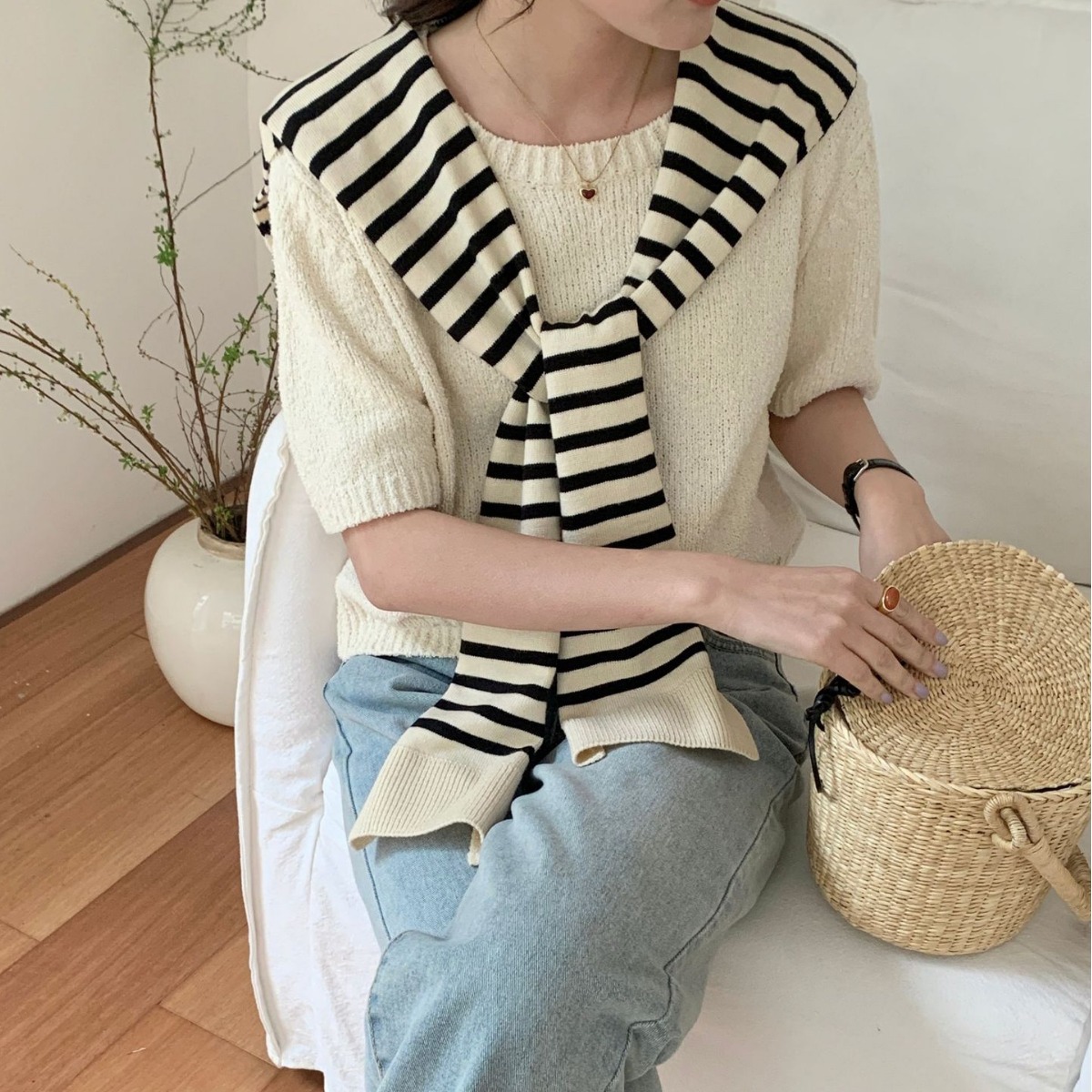 Factory direct women's spring and summer shawl sunscreen stripes outside knitted stitching fashion fake collar small shoulder waistcoat