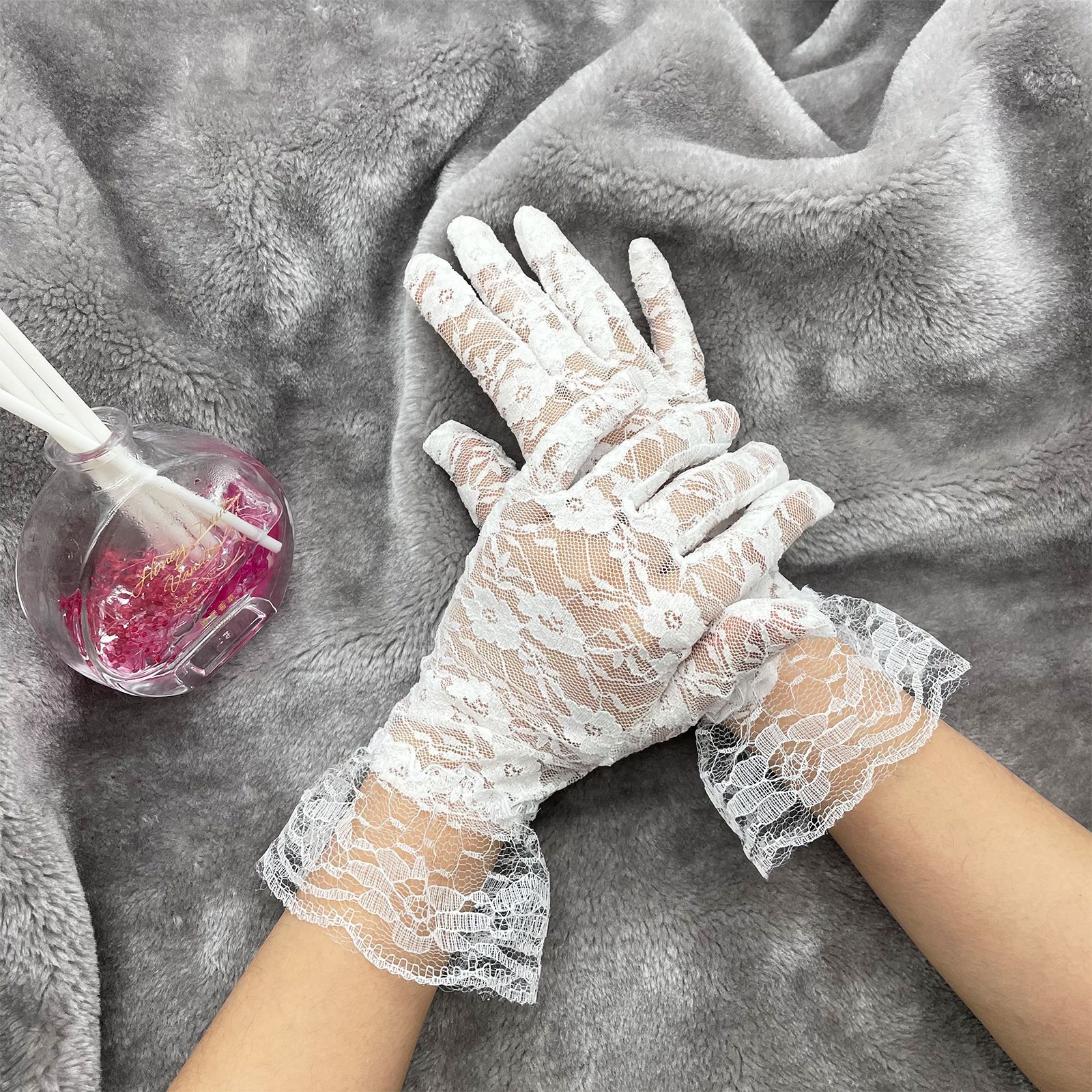Factory direct supply stretch flower lace summer sunscreen sexy riding sunscreen adult gloves wholesale