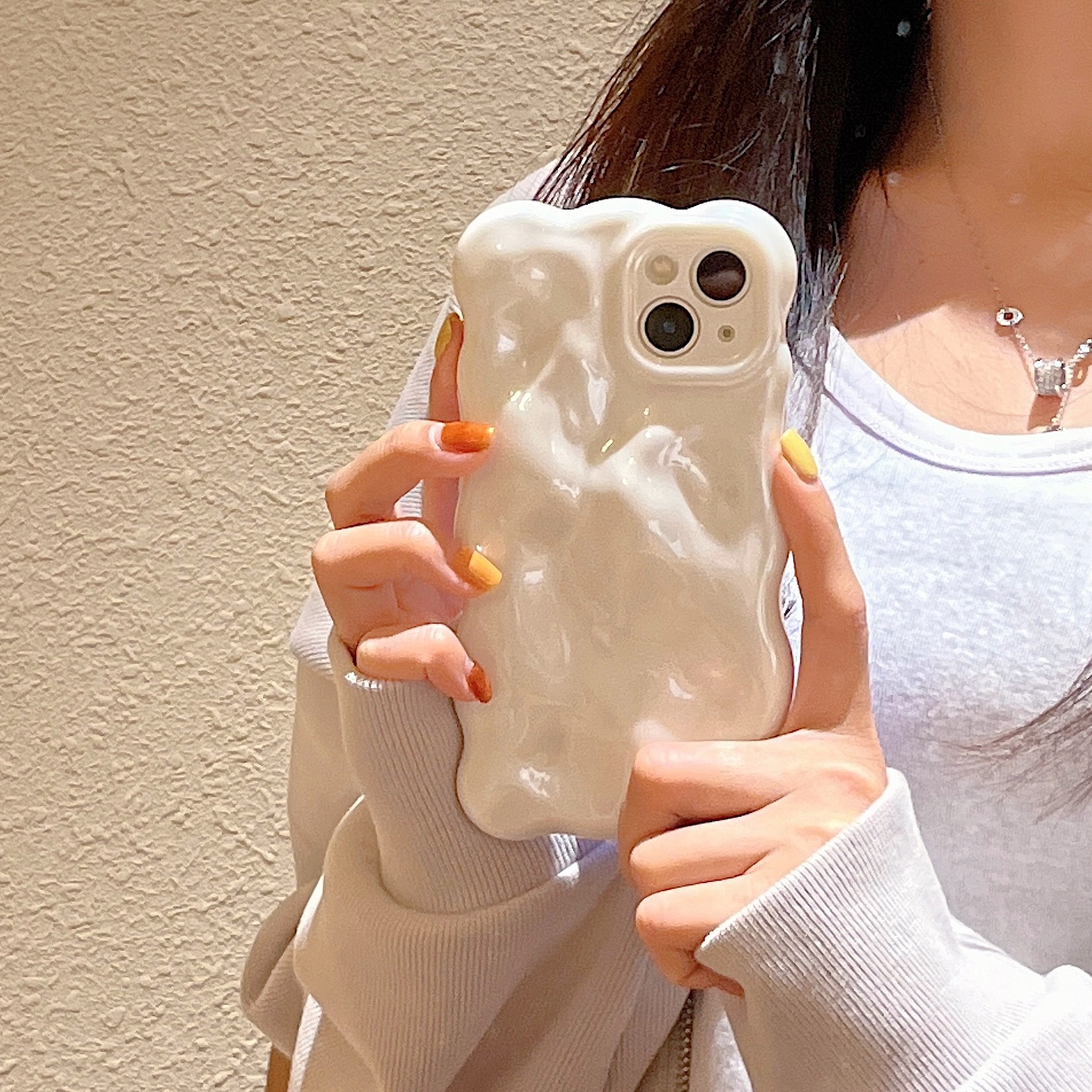 純色象牙白適用iPhone14pro max蘋果15手機殼新款氣泡殼12/13創意