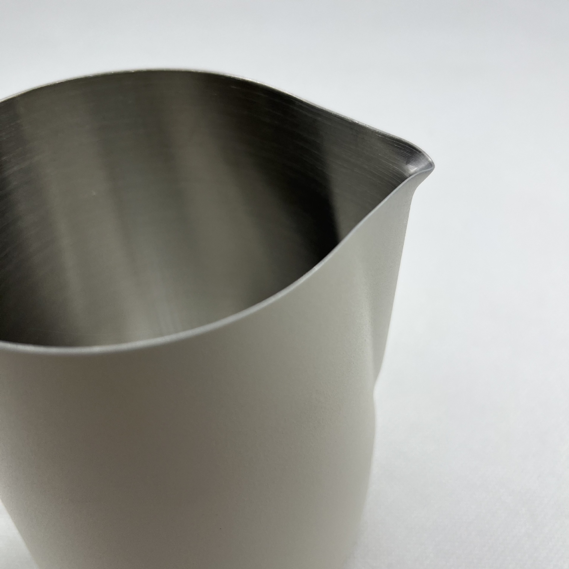 Pull flower jar 304 stainless steel pointed mouth coffee pull Flower Cup Milk Jar milk bubble Cup pull flower pot professional coffee appliance